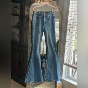 Wrangler Women’s High Rise Trumpet Flare Blue Jean FLAW